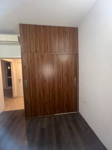 Room in 2 BHK Apartment at Indiabulls Centrum Park, Sector 103 – for Rent