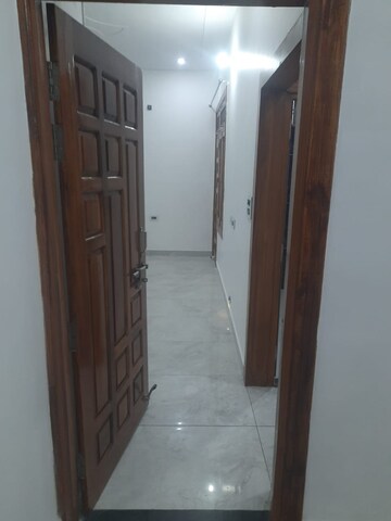Building Lobby in 3 BHK Independent House at Gomti Nagar – for Rent