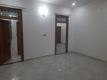 Room in 3 BHK Independent House at Gomti Nagar – for Rent