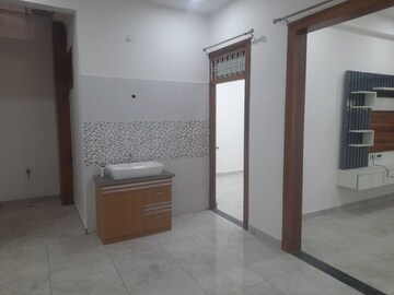 Room in 3 BHK Independent House at Gomti Nagar – for Rent