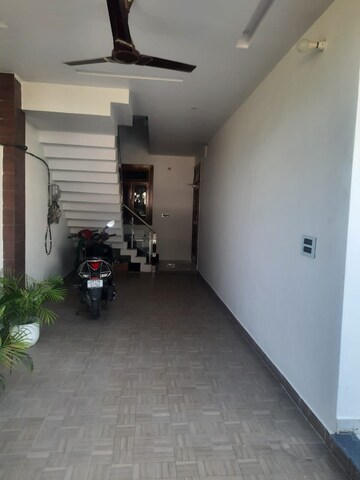 Parking in 3 BHK Independent House at Gomti Nagar – for Rent