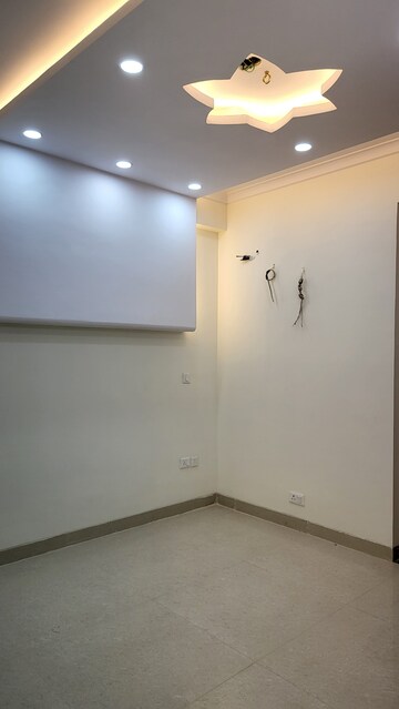 Room in 3 BHK Builder Floor at Sushant Lok 2, Sector 57 – for Sale