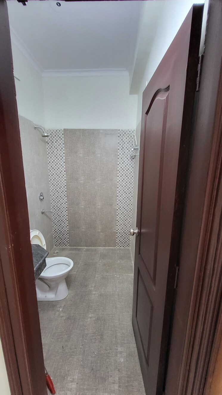 Bathroom, sushant-lok-2 3 Bedroom 1150 Sq.Ft. Builder Floor In Sector 57 Gurgaon 7914808