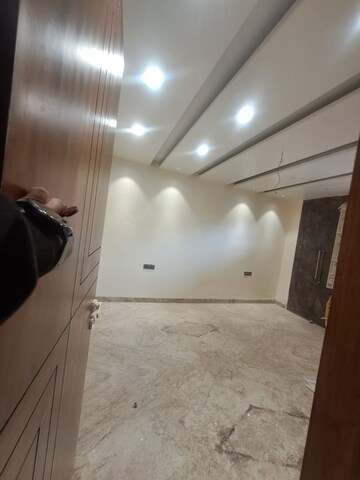 Staircase in 3 BHK Builder Floor at Sector 28 – for Rent