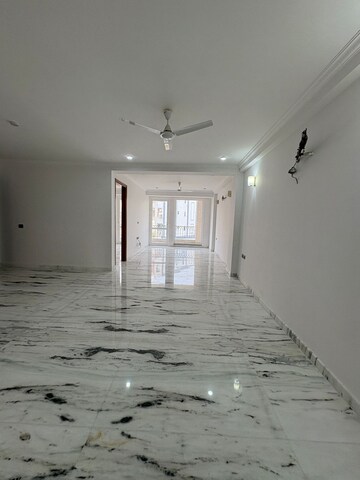 Room in 3 BHK Builder Floor at Sushant Lok 2, Sector 57 – for Rent