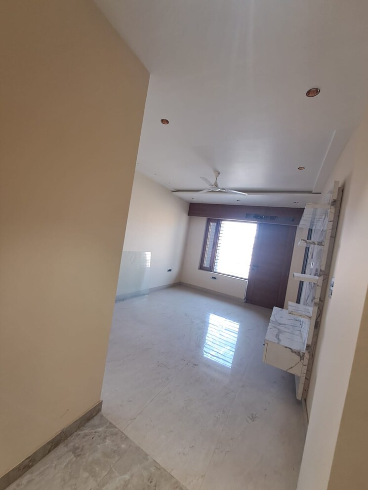 Room, sector 32 3 Bedroom 2250 Sq.Ft. Builder Floor In Sector 32 Faridabad 7914871