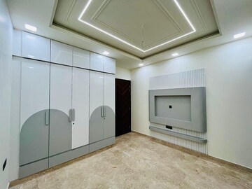 Room in 3 BHK Builder Floor at Sector 32 – for Sale