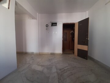 Master Bedroom in 1 BHK Apartment at Mantri Park, Goregaon East – for Sale