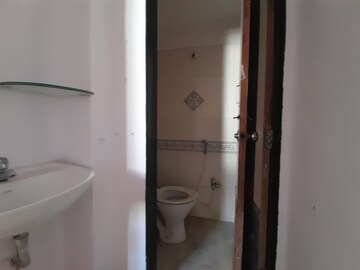 Bathroom in 1 BHK Apartment at Mantri Park, Goregaon East – for Sale