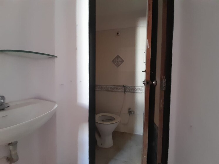 Bathroom, mantri-park 1 Bedroom 481 Sq.Ft. Apartment In Goregaon East Mumbai 7914884