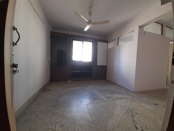 Room in 1 BHK Apartment at Mantri Park, Goregaon East – for Sale