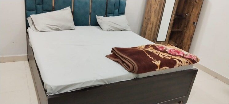 Room, sector 68 Pg For Boys & Girls In Sector 68 7914894