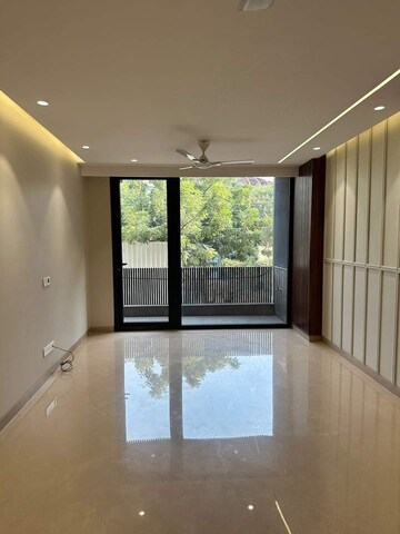 Room in 1 BHK Builder Floor at Sector 23a – for Rent