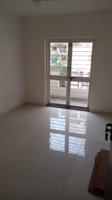 Room in 1 BHK Apartment at Vardhaman Township, Hadapsar – for Sale