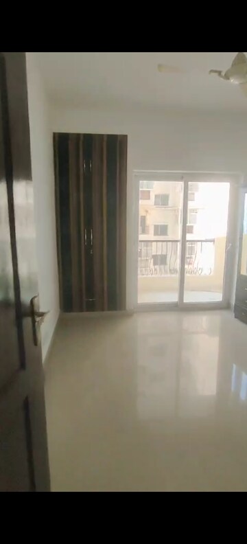 Room in 2.5 BHK Apartment at Nimbus The Hyde park, Sector 78 – for Sale
