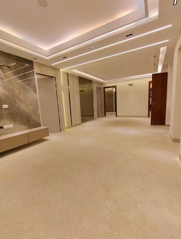 Master Bedroom in 1 BHK Builder Floor at Sector 23a – for Rent