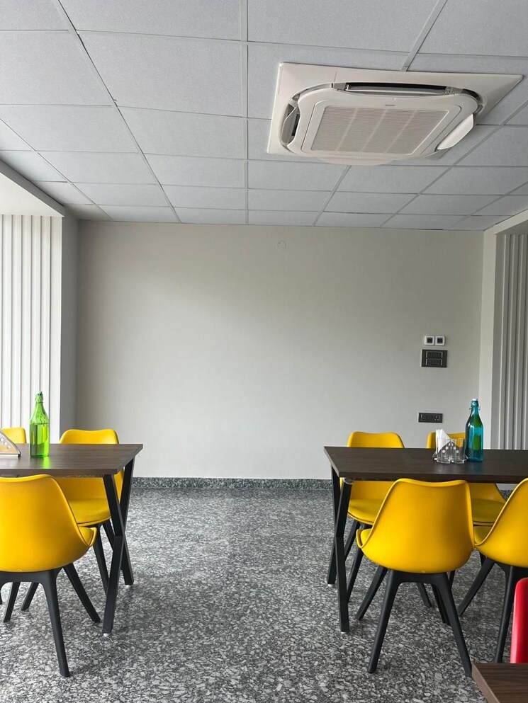 Master Bedroom, old-dlf-colony 6+ Bedroom 630 Sq.Yd. Independent House In Sector 14 Gurgaon 7915286