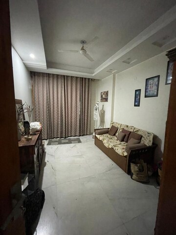 Living Room in 3 BHK Builder Floor at Ansal Sushant Lok I, Sector 43 – for Rent
