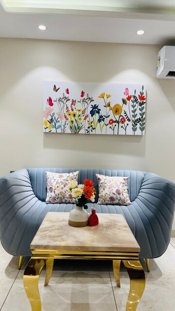 Master Bedroom in 6 BHK Villa at Unitech Uniworld Resorts-The Residences, Sector 33 – for Sale