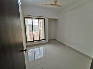 Room in 2 BHK Apartment at Unique The Skyline, Mira Road – for Sale