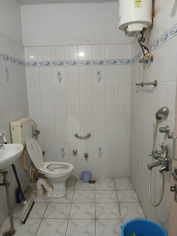 Master Bedroom in 2 BHK Independent House at Manas Mayur Residency Extn., Indira Nagar – for Rent