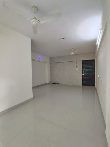 Room in 1 BHK Apartment at Chetana Kailash Heights, Nalasopara East – for Sale