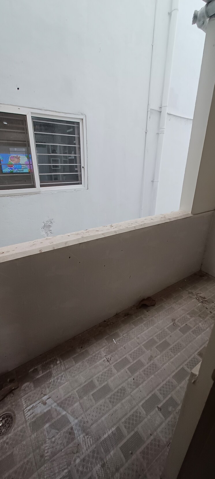 Balcony, endeco-lakeview-apartments 3.5 Bedroom 1819 Sq.Ft. Apartment In Hafeezpet Hyderabad 7915421