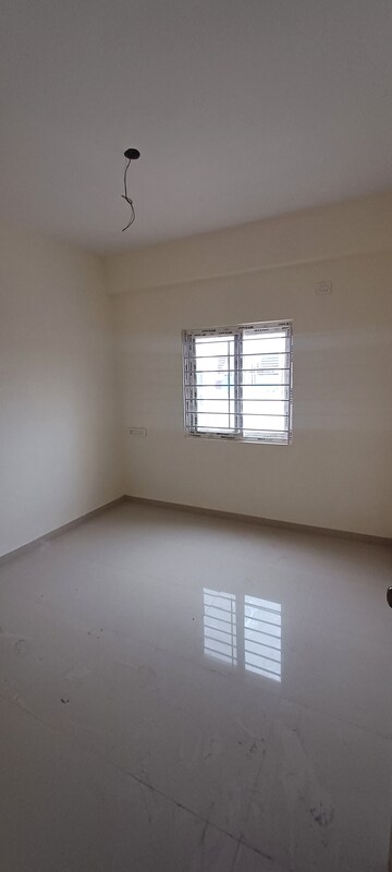 Room in 3.5 BHK Apartment at Endeco Lakeview Apartments, Hafeezpet – for Sale