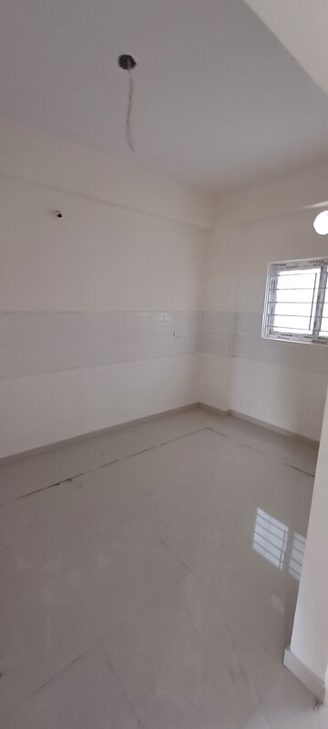 Room in 3.5 BHK Apartment at Endeco Lakeview Apartments, Hafeezpet – for Sale