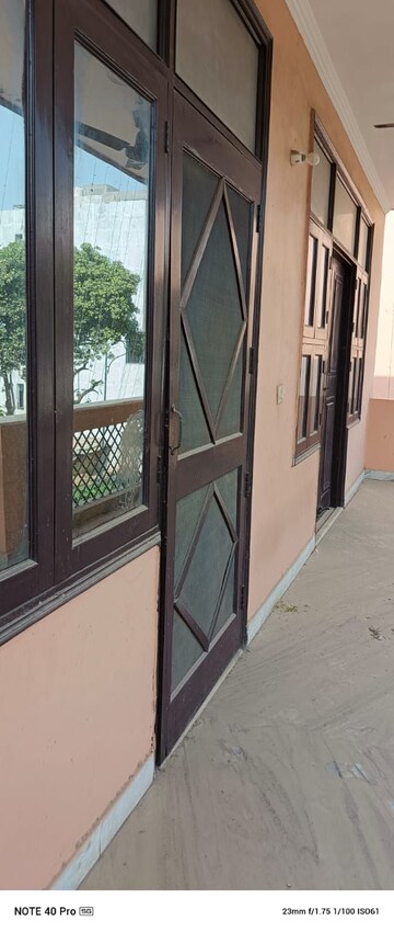 Building Lobby in 2 BHK Builder Floor at Cosmos Floors, Sector 52 – for Rent