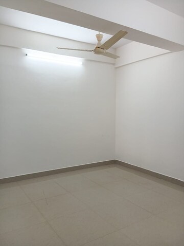 Room in 2 BHK Apartment at Vasant Kunj – for Rent