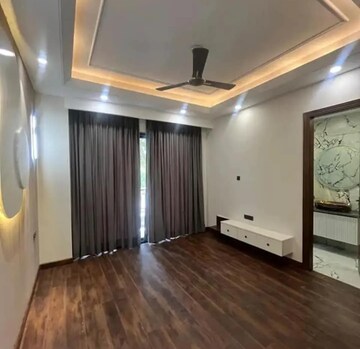 Master Bedroom in 2 BHK Builder Floor at Sector 23a – for Rent