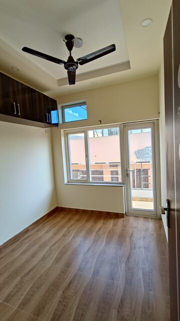 Room in 2 BHK Builder Floor at Sector 23 – for Rent