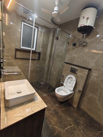Master Bedroom in 3 BHK Builder Floor at Ansal Plaza Sector-23, Sector 23 – for Rent