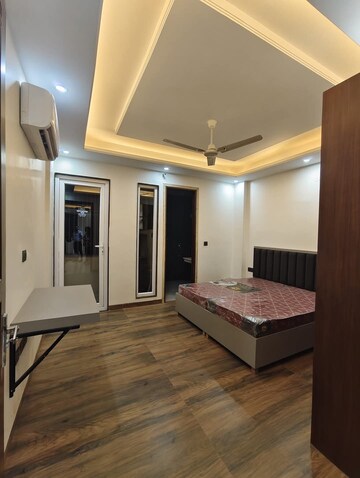 Room in 3 BHK Builder Floor at Ansal Plaza Sector-23, Sector 23 – for Rent