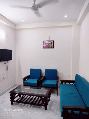 Bedroom in 2 BHK Builder Floor at Sector 52 – for Rent