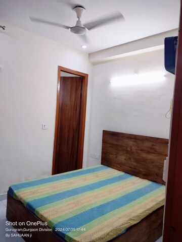 Bedroom in 2 BHK Builder Floor at Sector 52 – for Rent
