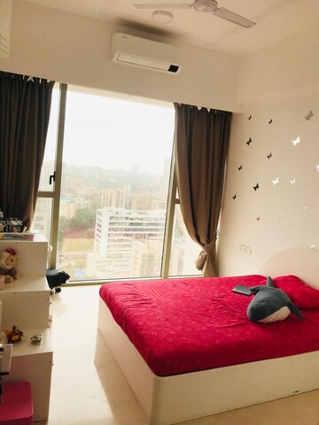 Bedroom in 4 BHK Apartment at Highland Park Andheri West, Andheri West – for Sale
