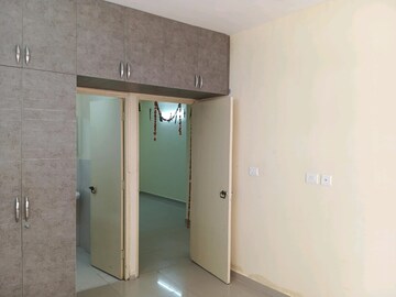Room in 2 BHK Apartment at Pyramid Elite, Sector 86 – for Rent