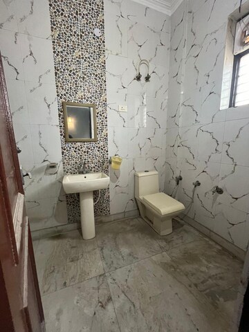 Attached Bathroom in 2 BHK Builder Floor at Sainik Colony – for Rent