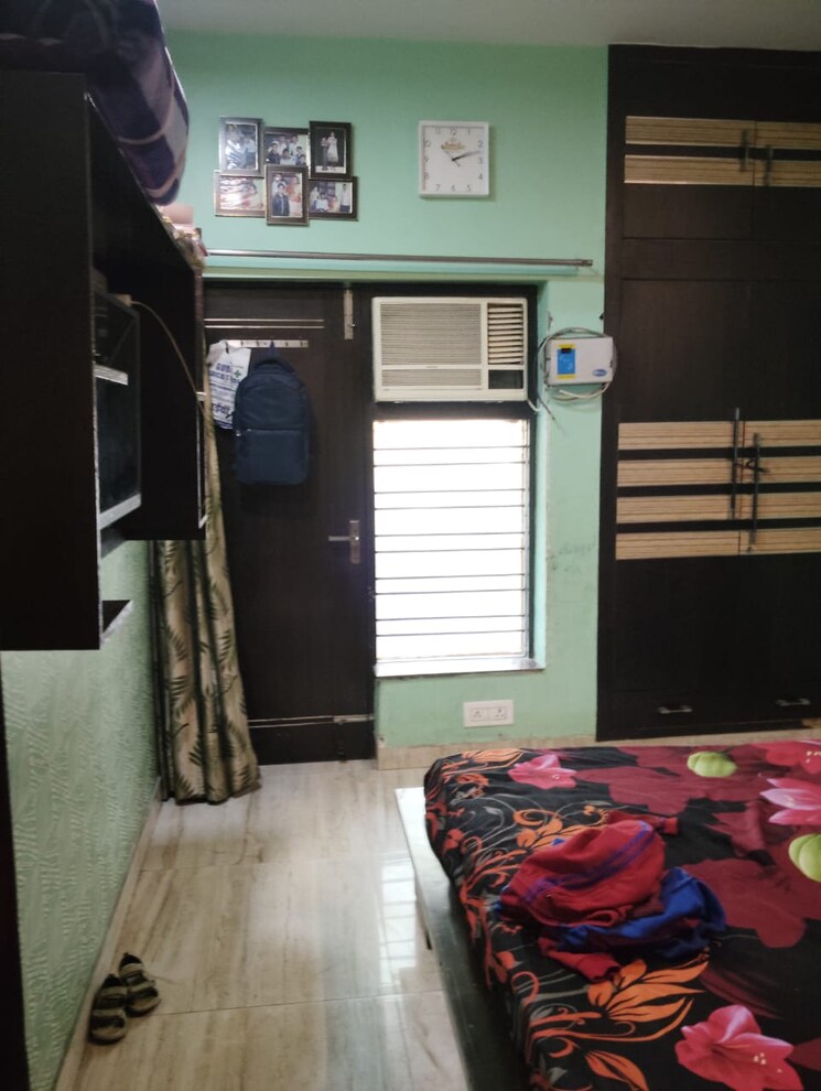 Room, sector 12 3 Bedroom 162 Sq.Mt. Independent House In Sector 12 Noida 7915774