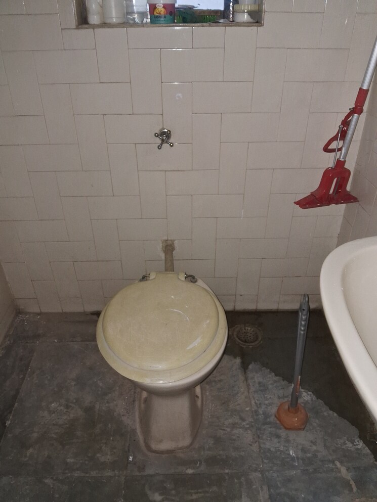 Bathroom, gulmohar-park-aundh 2 Bedroom 1000 Sq.Ft. Apartment In Aundh Pune 7915819