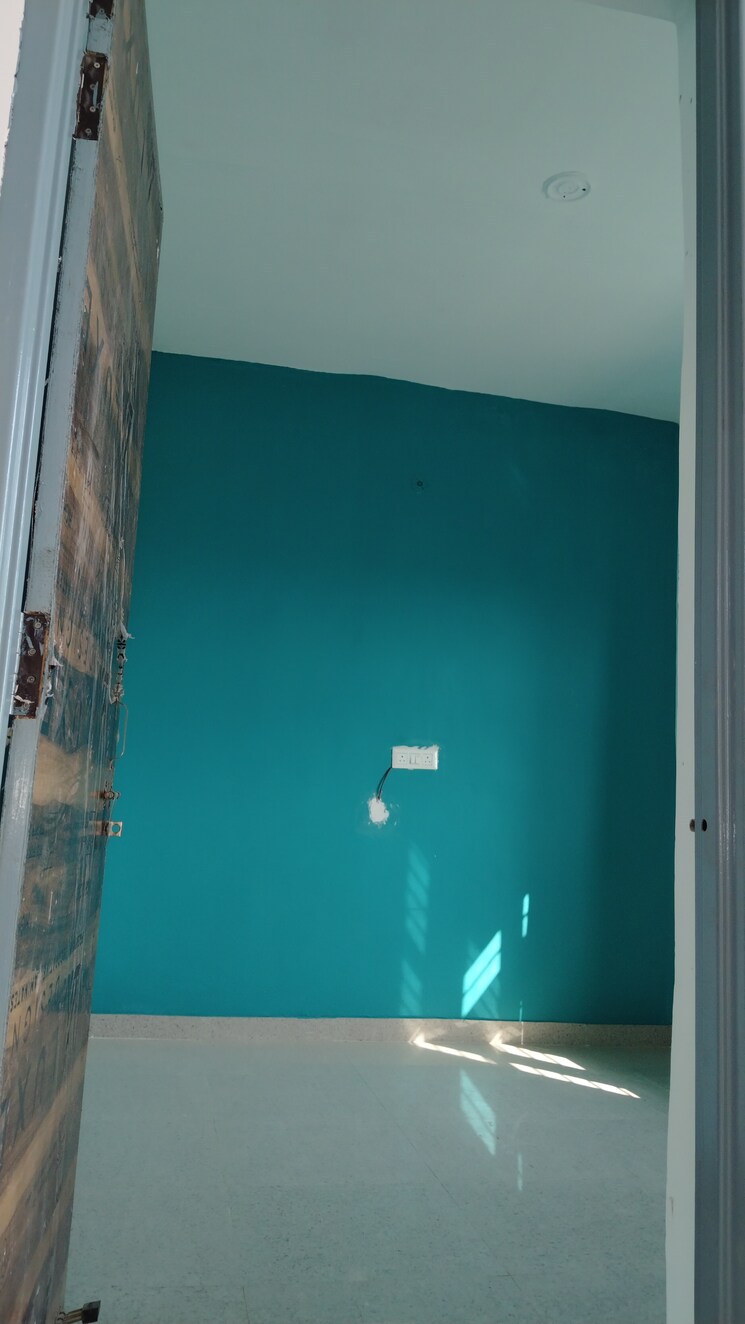 Room, rohta road 3 Bedroom 70 Sq.Yd. Independent House In Rohta Road Meerut 7915824