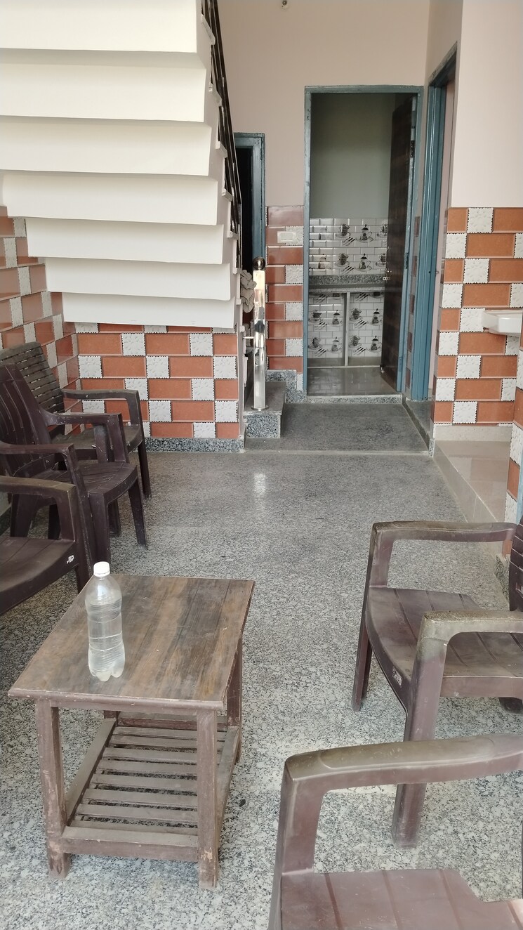 Living Room, rohta road 3 Bedroom 70 Sq.Yd. Independent House In Rohta Road Meerut 7915824