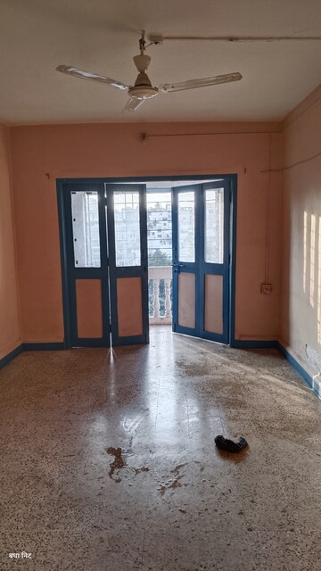 Room in 2 BHK Apartment at Dhankawadi – for Rent