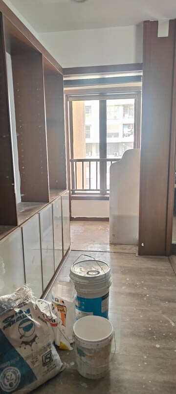 Room in 4 BHK Apartment at Godrej Regency Park, Manpada – for Rent