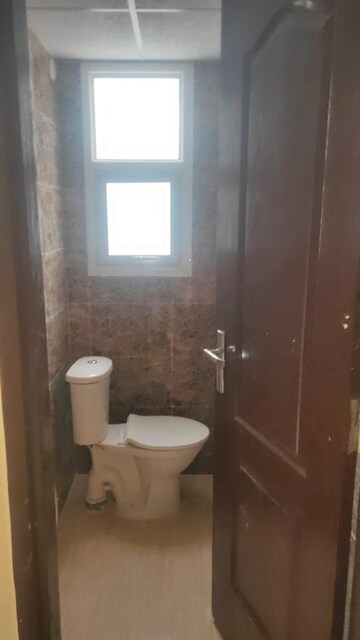 Master Bedroom in 2 BHK Apartment at Omaxe R2, Gomti Nagar – for Rent