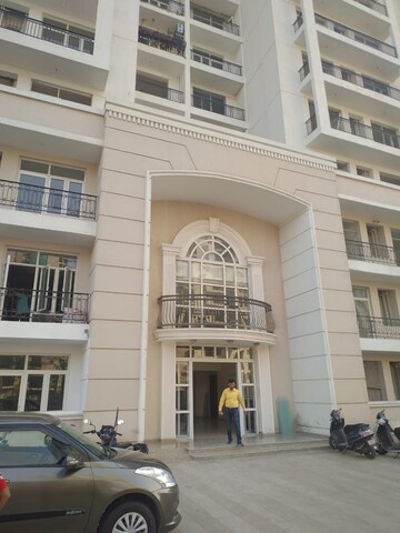 2 BHK Apartment For Rent in Omaxe R2, Gomti Nagar