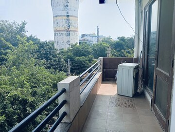 Balcony in 1 BHK Apartment at Sector 57 – for Rent