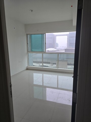 Room in 2 BHK Apartment at L & T Seawoods Residences Phase 1 Part A, Seawoods – for Rent
